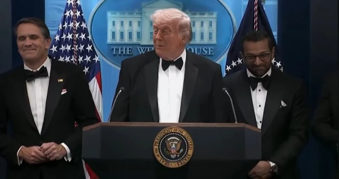 بالفيديو.. تعليق ساخر من دونالد ترامب عن منصب الرئاسة: «لم يخبرني أحد من قبل عن مخاطر هذا المنصب وإلا لما ترشّحت له»