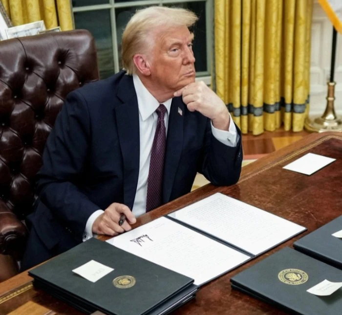 بدل الحسم العسكري.. تقارير تكشف خطة ترامب لإدارة أزمة هرمز وخيارين صعبين أمامه