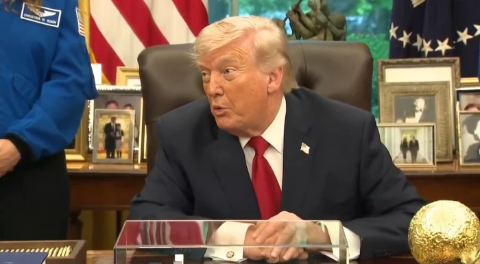 عليهم أن يصيحوا ويعلنوا استسلامهم.. بالفيديو.. تصريح جديد من ترامب بشأن الحصار على إيران