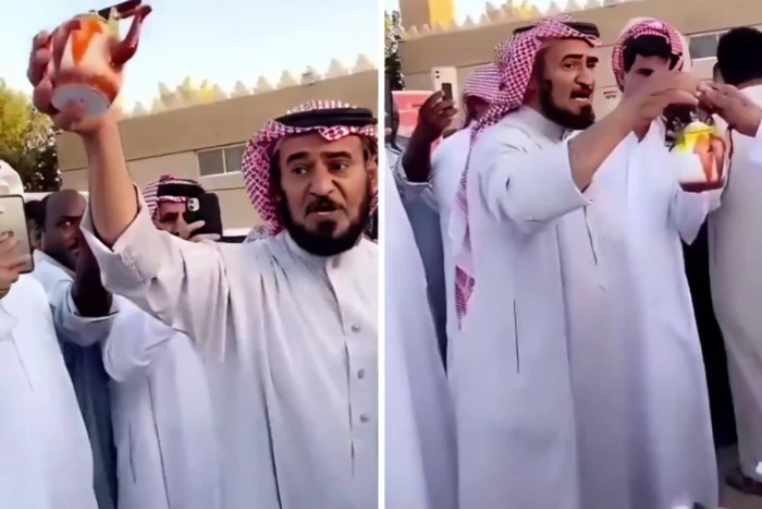 بالفيديو.. بيع إبريق شاي نادر في مزاد بسوق الزل بالرياض بأكثر من 5 آلاف ريال