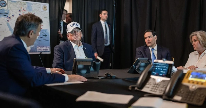 بينها ضربات قوية والسيطرة على هرمز .. «أكسيوس»: إدارة ترامب تدرس 3 خيارات عسكرية ضد إيران