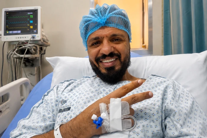 المريسل يعلن دخوله غرفة العمليات ويطلب الدعاء .. و نجله: والدي أصبح عقيماً بعد فشل العملية مرتين