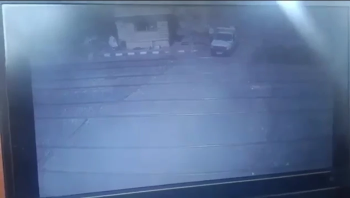 مصر.. بالفيديو: اصطدام مروع بين قطار سريع وسيارة نقل على مزلقان بالقليوبية