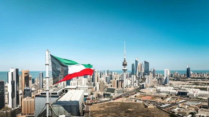 الكويت تعلن مقتل شخص وإصابة آخرين جراء الاعتداءات بالصواريخ والمسيرات الإيرانية