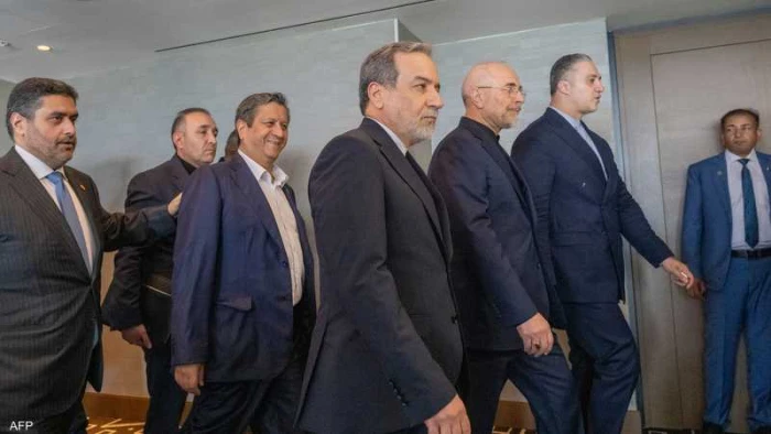 أول رد من رئيس البرلمان الإيراني على تهديدات "ترامب" بقصف طهران مجدداً