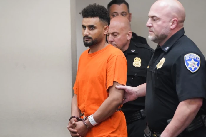 بالفيديو: يمني يرتكب مجزرة في نيويورك.. يقتل زوجته وطفليه وعامل بقالة ويسلم نفسه للشرطة الأمريكية
