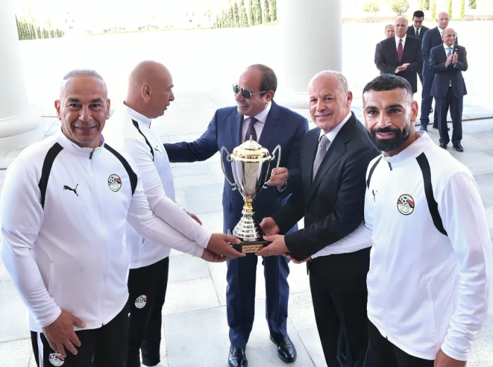 بالفيديو.. لحظة استقبال  السيسي للاعبي المنتخب المصري بعد عودتهم من كأس العالم 2026