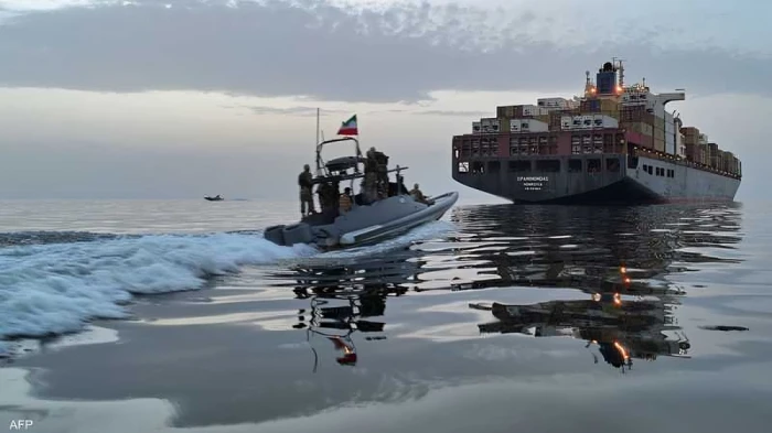 الحرس الثوري الإيراني يعلن إغلاق مضيق هرمز