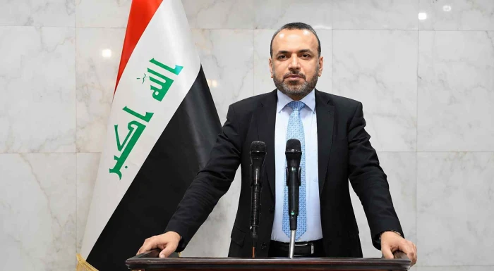 العراق.. مداهمة منزل وزير العمل العراقي السابق أحمد الأسدي في بغداد ضمن حملة لمكافحة الفساد.. والكشف عن أبرز المعلومات عنه