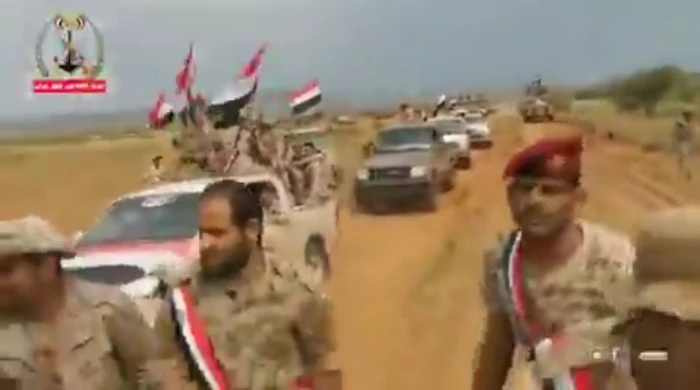 بالفيديو: استعدادات مكثفة للجيش اليمني بالعربات العسكرية والأسلحة الثقيلة مدعوماً بالقبائل لخوض معركة التحرير ضد مليشيا الحوثي