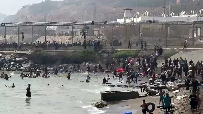مسؤول إسباني يكشف عدد المهاجرين المغاربة الذين وصلوا إلى سبتة.. وحصيلة القتلى خلال محاولات العبور بحراً
