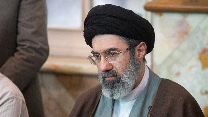مصادر: مجتبى خامنئي في حالة حرجة للغاية.. وقد يفارق الحياة في أي لحظة