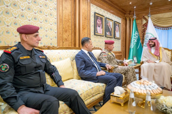 بالصور.. وزير الدفاع يلتقي مدير مكتب القائد العام للقوات المسلحة العراقية في الرياض.. والكشف عن تفاصيل اللقاء
