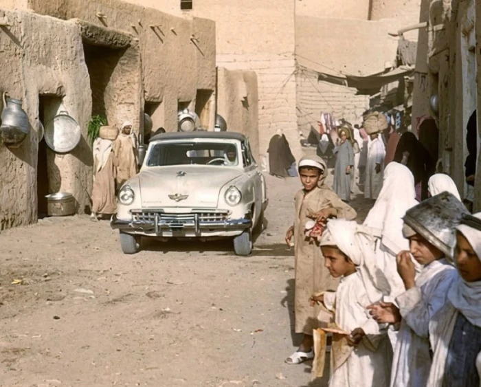صورة نادرة توثق الحياة في الرياض القديمة.. والكشف عن تاريخها