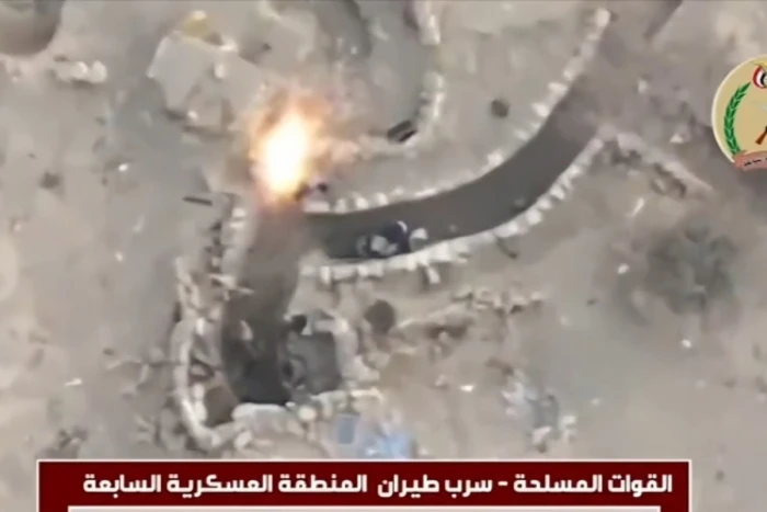 بالفيديو.. لحظة استهداف الجيش اليمني تجمعات وأفرادًا من ميليشيا الحوثي في جبهة مأرب