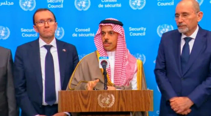 "ندافع عن أنفسنا".. بالفيديو: أول تعليق من وزير الخارجية على التهديدات والاعتداءات الحوثية الأخيرة على المملكة