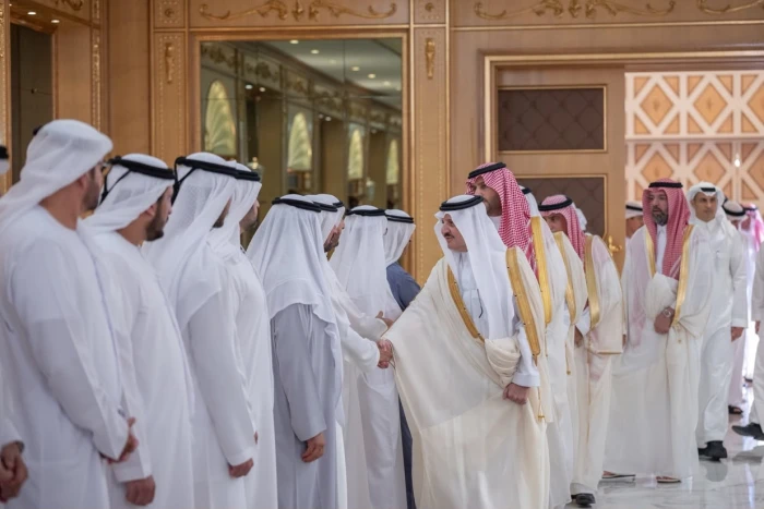 بالصور: وفد سعودي رفيع المستوى ينقل تعازي الملك سلمان وولي العهد إلى محمد بن راشد في وفاة  شقيقه الشيخ أحمد بن راشد