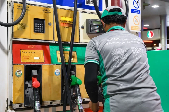 الإمارات تعلن رفع أسعار الوقود لشهر أكتوبر.. والكشف عن نسب الزيادة!