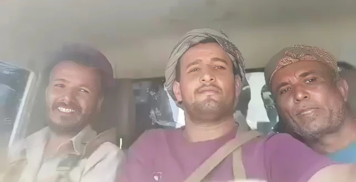 بالفيديو.. مشاهد من داخل مطار ذو باب عقب دخول القوات المسلحة اليمنية وسيطرتها عليه