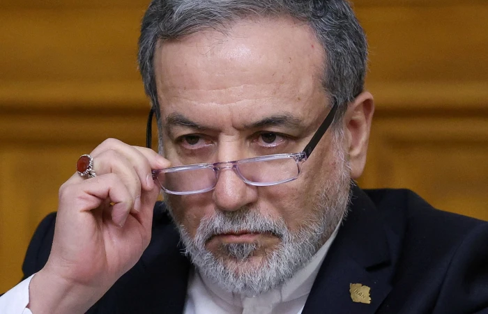 إيران: استجواب وزير الخارجية الإيراني لتواصله مع الأميركيين دون إذن المرشد