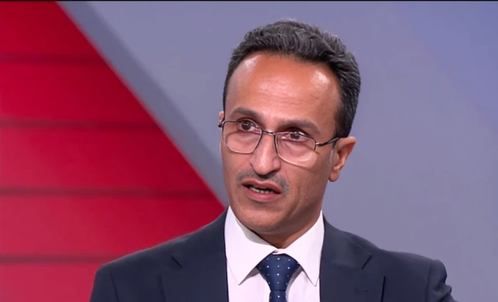 بالفيديو: محلل عسكري يمني يكشف عن وجود خبراء روس وإيرانيين في مناطق سيطرة الحوثيين لإدارة العمليات وتطوير الأسلحة