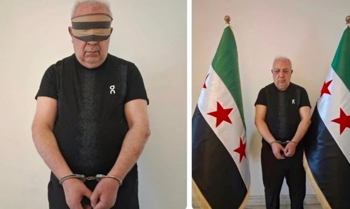 صور جديدة لحظة القبض على «معراج أورال» المتهم الرئيسي بارتكاب مجزرة بانياس في عهد نظام الأسد البائد