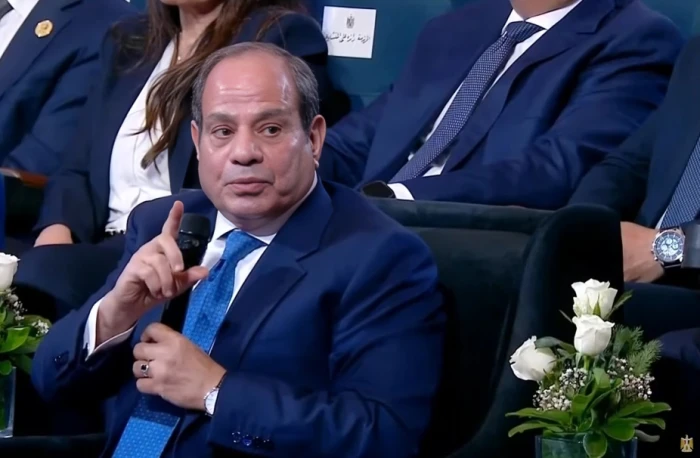 بالفيديو.. السيسي ل "المصريين" : والله العظيم سأقف أنا وأنتم قدام ربنا يوم القيامة ويفصل بينا إن كنا ظلمناكم والا لأ