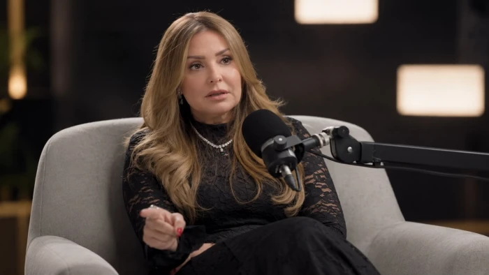 بالفيديو.. الفنانة صابرين: إيماني زاد بعد ما خلعت الحجاب.. وبقيت بحافظ على صلواتي أكثر خصوصًا صلاة الفجر!