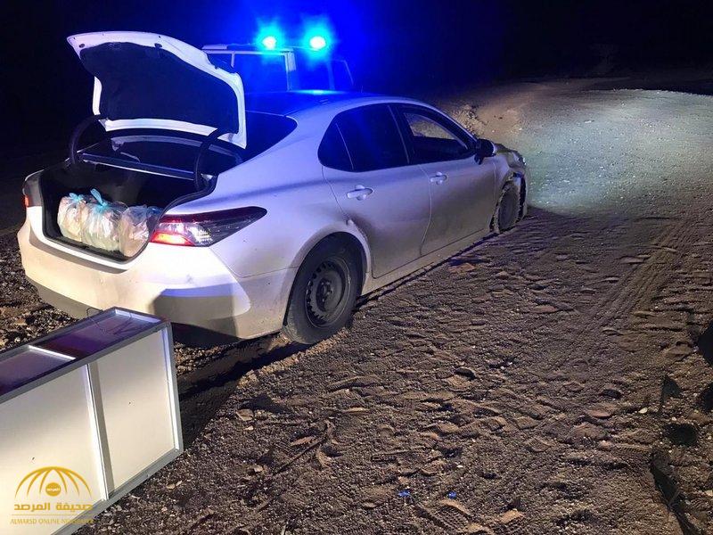 سيارة مشبوهة تتجاوز نقطة تفتيش في "مهد الذهب".. بعد ملاحقها وتفتيشها كانت المفاجأة (صور)