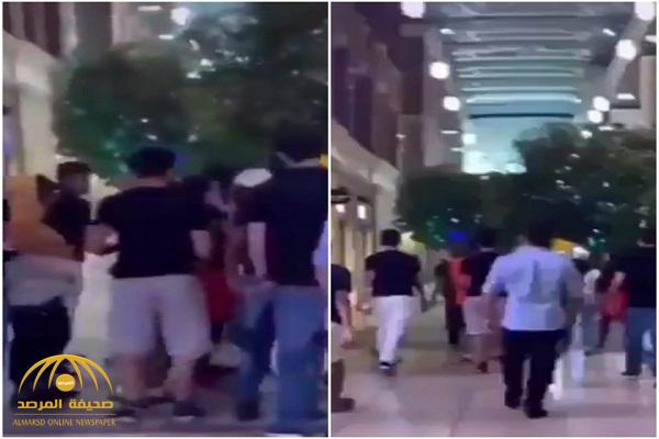 شاهد: شبان يتحرشون بفتيات داخل مجمع تجاري بـ"الكويت"