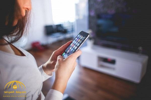 مصري يضبط زوجته أثناء إجرائها مكالمة جنسية مع عشيقها .. وهكذا جاءت ردة فعله !