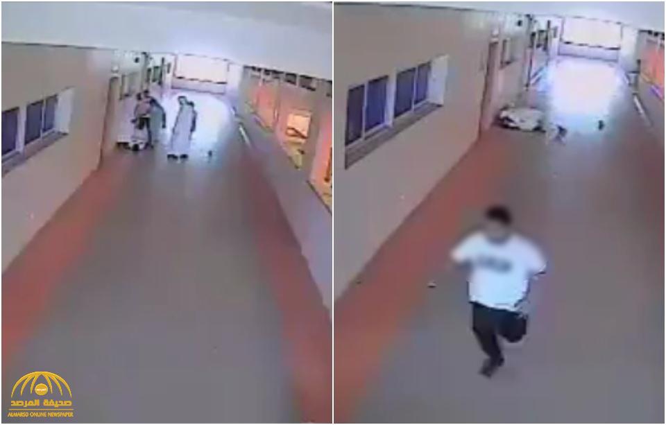 كادت تسفر عن "معتز" جديد.. شاهد: مشاجرة بين طالبين بإحدى مدارس الرياض أدت لتوقف تنفس أحدهما!