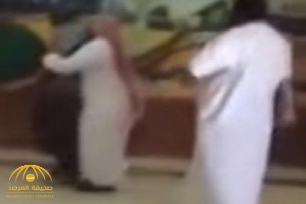 3 أشخاص يقتحمون مدرسة بتبوك ويعتدون على معلم أمام طلابه