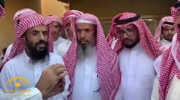 شقيق والد الطالب  "معتز"  يفجر مفاجأة  صادمة بشأن  أخيه : "خويتم" مهدد بالعودة إلى السجن !-فيديو