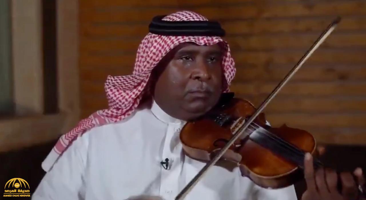 شاهد:  عازف الكمان " ابن عنيزة " يروي واقعة اصطحابه لـ "الكمنجة" أثناء العمرة !