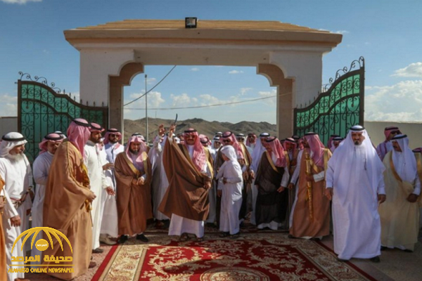 أمير عسير ينهي خلافا دام 20 عاما بين أسرتين في بللحمر.. وهكذا علق! أمير عسير ينهي خلافا دام 20 عاما بين أسرتين في بللحمر.. وهكذا علق!