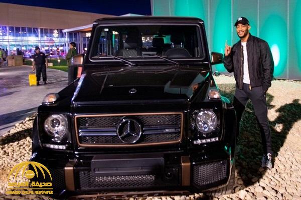 صنع منها 65 سيارة فقط في العالم .. بالصور : الفنان "محمد رمضان " يشتري سيارة نادرة من معرض الرياض