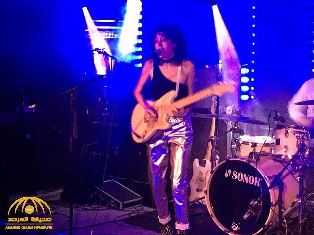 شاهد أول فيديو وصور لابنة شقيق الإرهابي "أسامة بن لادن" وهي تغني داخل ملهى ليلي  في لندن