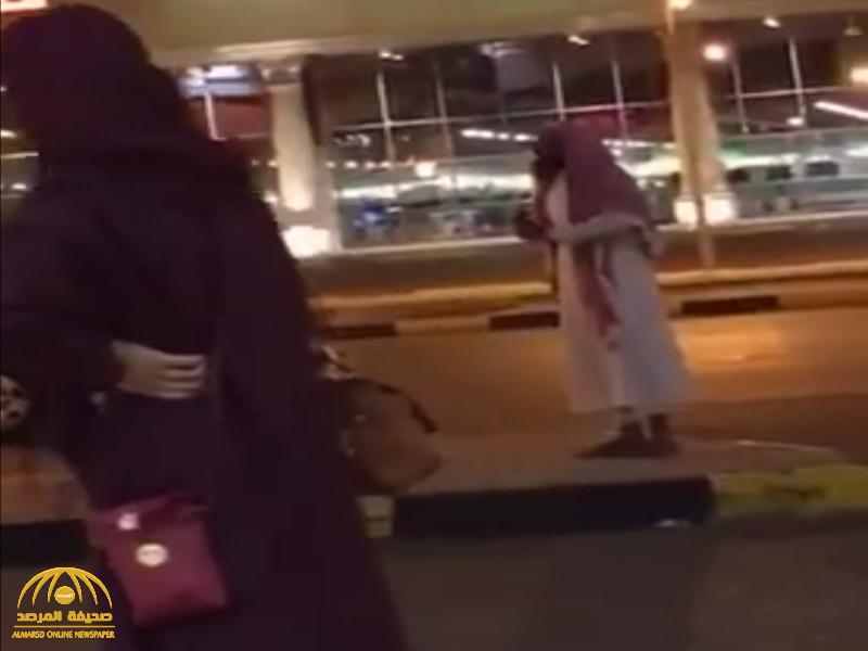 تفاصيل جديدة بشأن الواعظ قاذف المرأة بحذائه.. يعاني من مرض نفسي وتم القبض عليه
