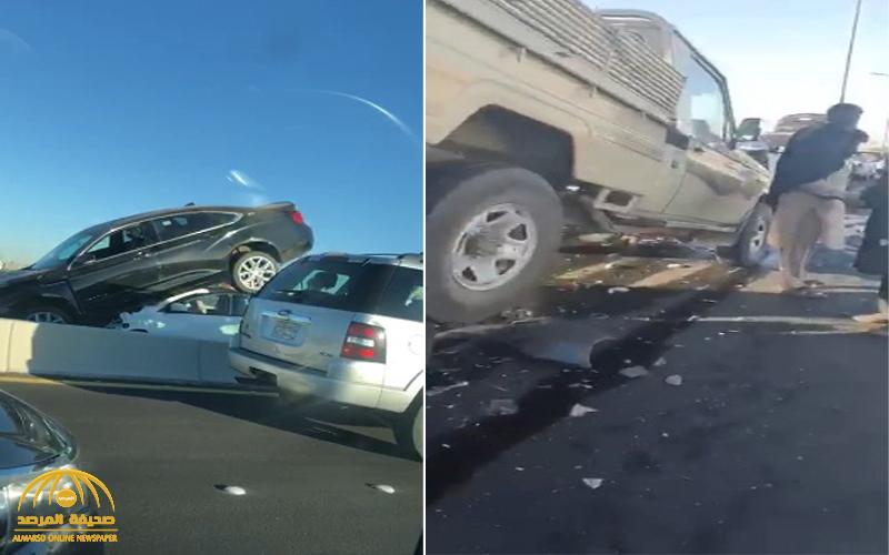 شاهد : حادث جماعي مروع لأكثر من 50 سيارة على طريق ضباء بتبوك