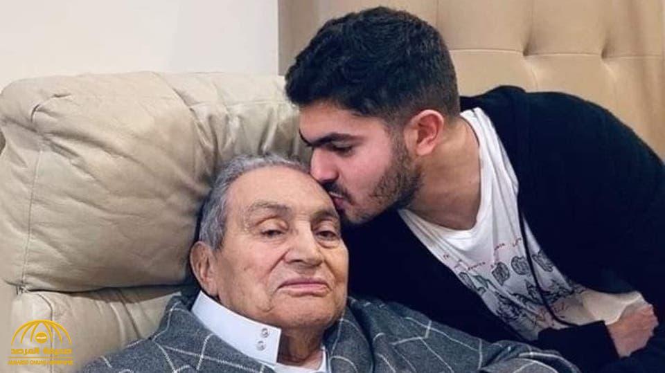 شاهد.. أحدث ظهور للرئيس المصري الأسبق "حسني مبارك" بعد إجراء جراحة دقيقة