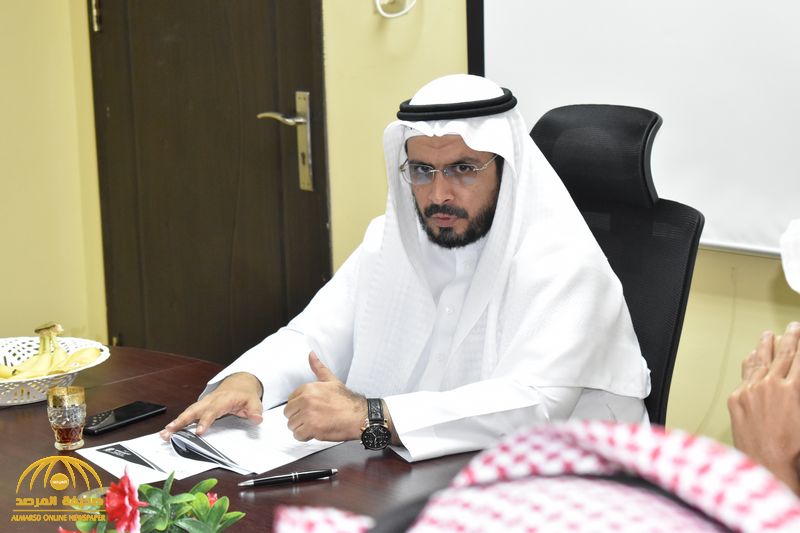 أكاديمي يعلن  منح طلابه بجامعة "أم القرى" الدرجة الكاملة بدون اختبار .. ويرد على منتقديه!