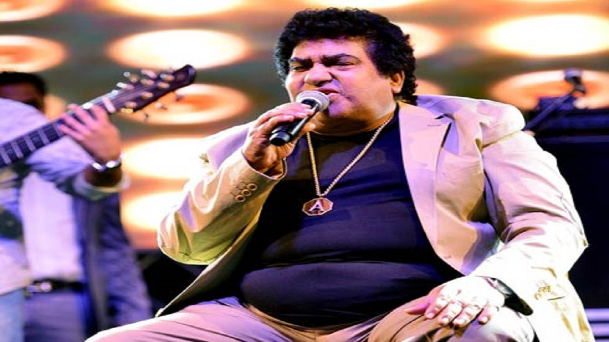 أحمد عدوية يفاجئ "الإبراشي" ويسب الدين على الهواء أثناء غنائه مع وليد توفيق.. وهذا رد فعل المذيع !