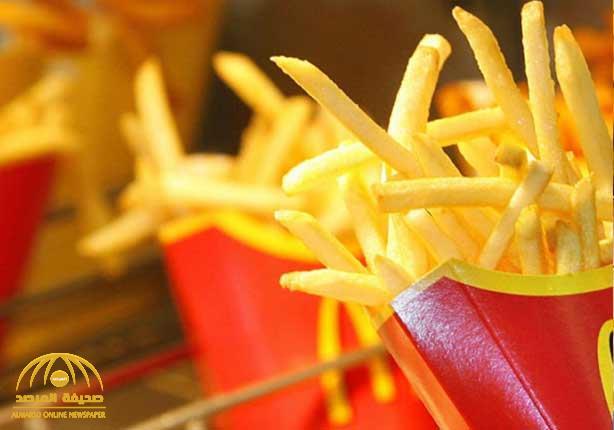 شاهد .. وصفة سهلة لتحضير بطاطس ماكدونالدز في المنزل.. وسر النكهة الشهيرة !