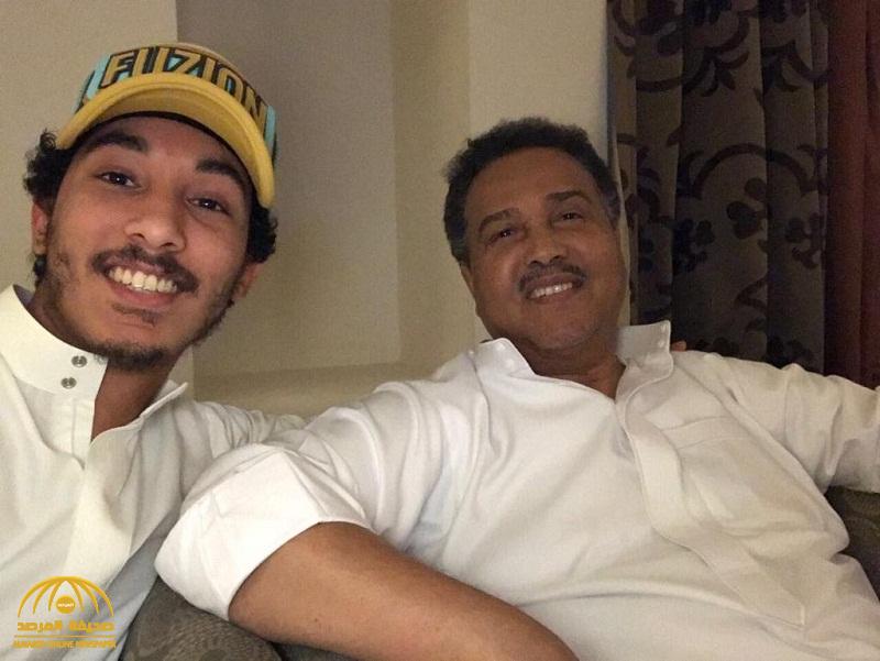 نجل الفنان محمد عبده يثير قلق الجمهور بتغريدة عن صحة والده : " ارسلوا رسائل تفرحه" !