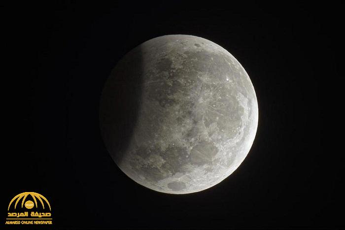 "يستمر 3 ساعات " .. خسوف قمري من نوع "شبه الظل" مساء اليوم