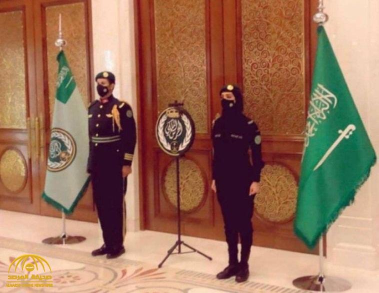 شاهد .. صورة فتاة ضمن الحرس الملكي تتصدر تويتر