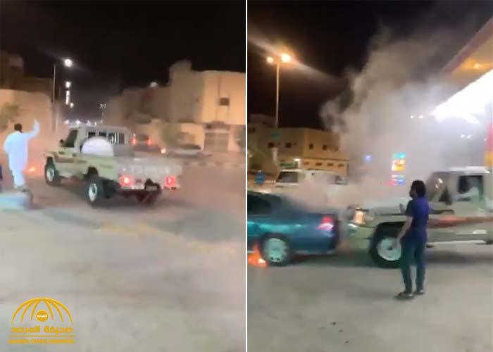 بحركة فدائية.. شاهد: مواطن ينقذ محطة وقود في حي العزيزية بالرياض من كارثة محققة