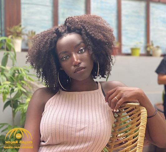 شاهد..عارضة الأزياء "عبير سندر"  ترد على إحدى المتابعات نصحتها بـ "تمليس شعرها"!