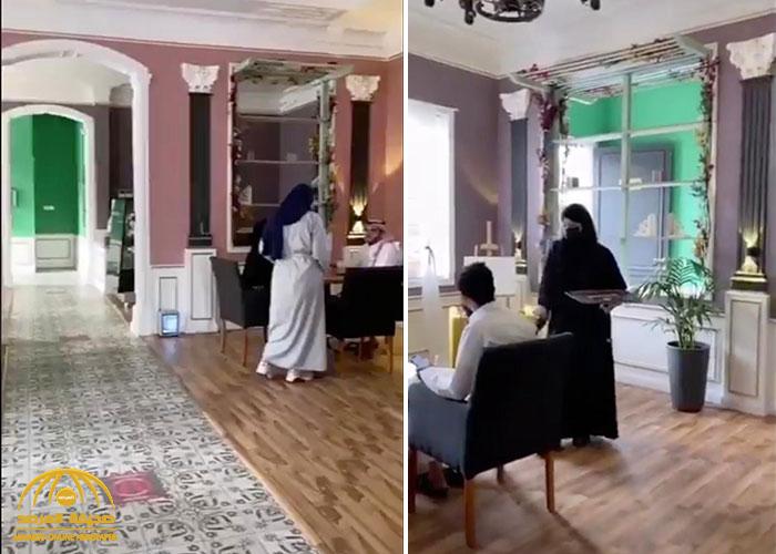 أول تعليق لـ "الموارد البشرية" على ظهور فتيات يخدمن على طاولات مقهى بالطائف